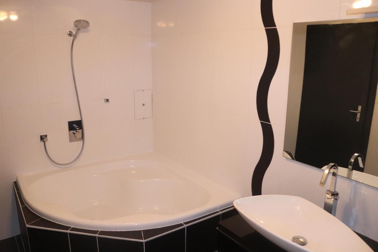 Ferienwohnung La Lapia Monthey Exterior foto